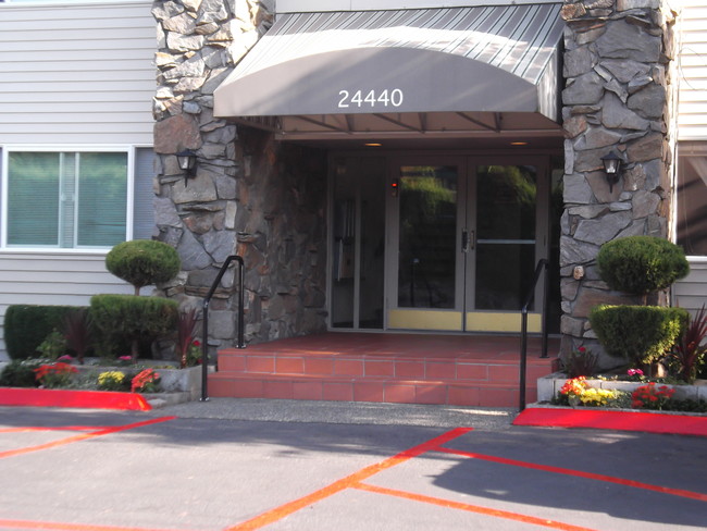 Red Carpet Apartments in Kent, WA - Foto de edificio - Building Photo