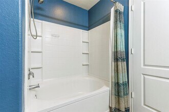 8022 Yaupon View Dr in Cypress, TX - Building Photo - Building Photo