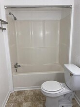 40 Mcilwain Rd, Unit Unit 3 in Asheville, NC - Building Photo - Building Photo