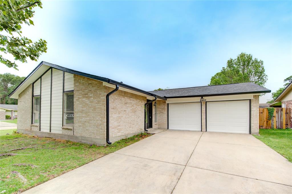 6903 Foxside Ln in Humble, TX - Building Photo