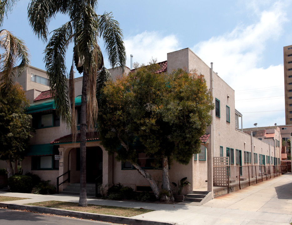 Bixby Court Apartments in Long Beach, CA - Building Photo