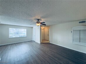 12750 Equestrian Cir in Ft. Myers, FL - Building Photo - Building Photo