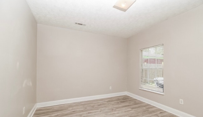 property at 416 N 2nd St