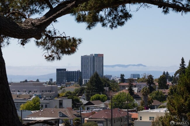1-1 Kelton Ct in Oakland, CA - Building Photo - Building Photo