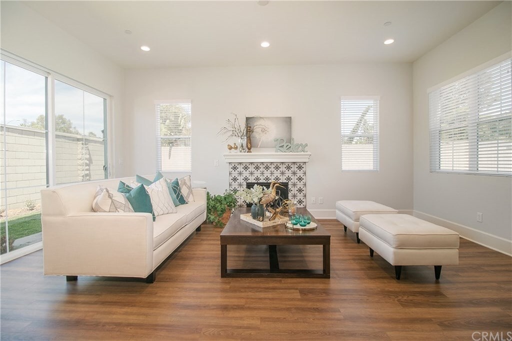 1045 Hope Ln in Santa Ana, CA - Building Photo