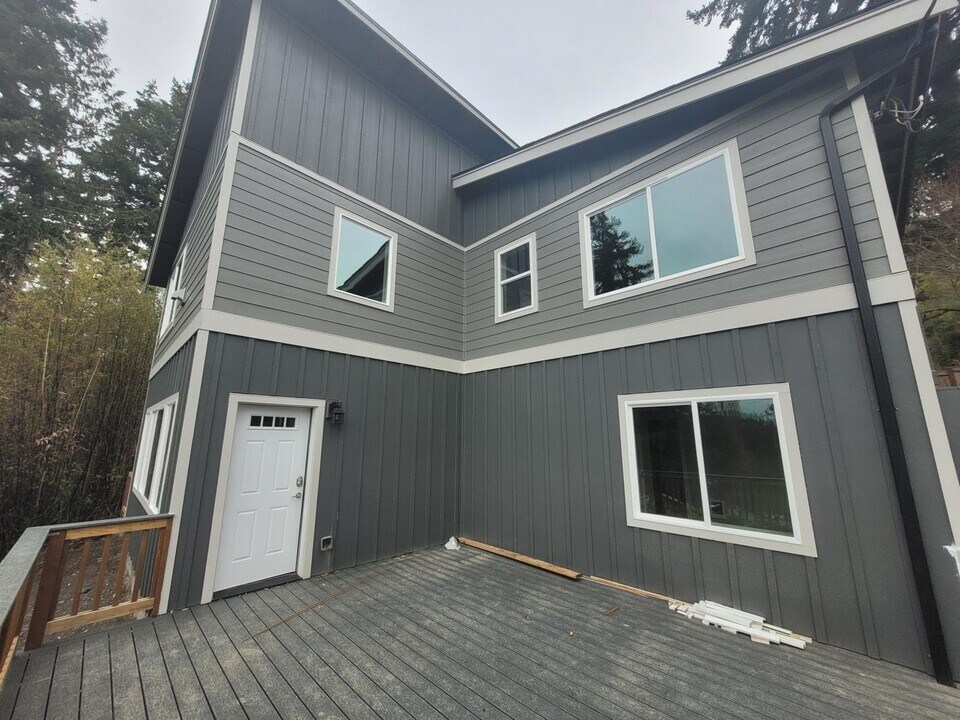 3404 Taylor Ave in Bellingham, WA - Building Photo