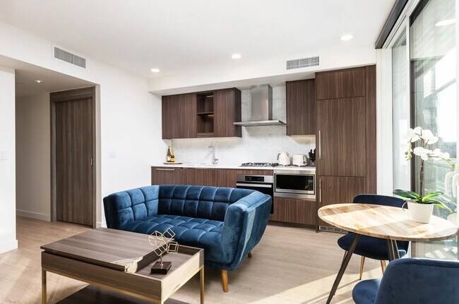 89 Nelson St. in Vancouver, BC - Building Photo - Building Photo