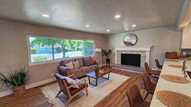7021 Wilshire Cir in Sacramento, CA - Building Photo - Building Photo