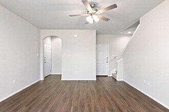 306 Caleb Ct in Schertz, TX - Building Photo - Building Photo