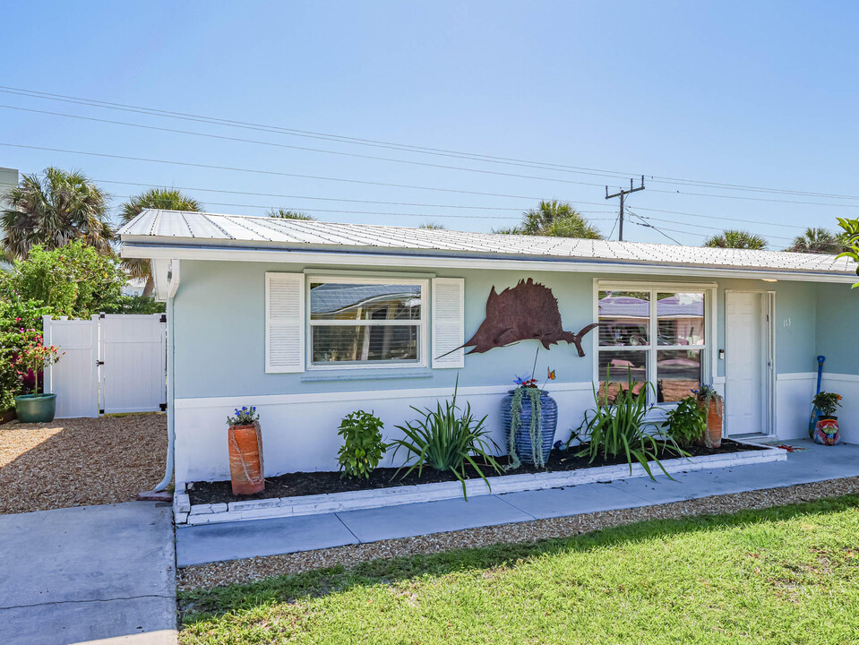 113 SE Sailfish Ln in Stuart, FL - Building Photo