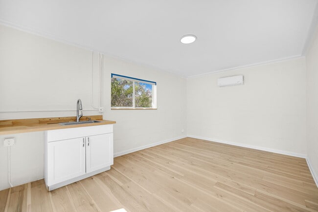 85 NW 47th Ter in Miami, FL - Foto de edificio - Building Photo