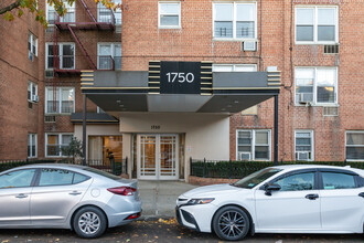 1750 E 14th St in Brooklyn, NY - Foto de edificio - Building Photo
