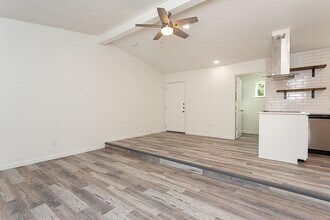 1119 Mariposa Dr in Austin, TX - Building Photo - Building Photo