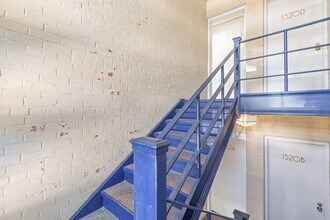 1524 E 17th St, Unit B in Tulsa, OK - Foto de edificio - Building Photo