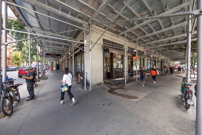 Berkley in New York, NY - Foto de edificio - Building Photo