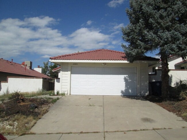 property at 10431 Casador Del Oso NE
