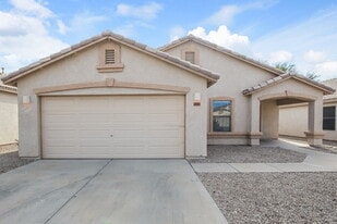 2081 E Paso Fino Dr in San Tan Valley, AZ - Building Photo