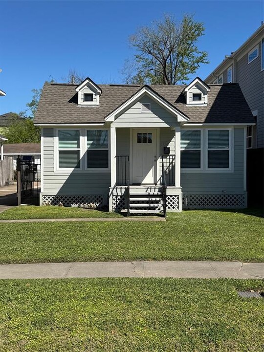 513 1/2 W 17th St in Houston, TX - Building Photo