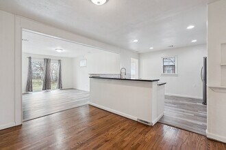 202 W Peach St in Midwest City, OK - Building Photo - Building Photo