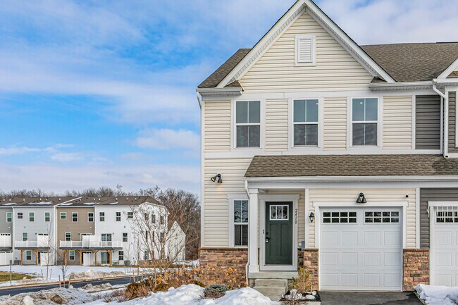 2410 Lenox Dr in Lawrence Township, NJ - Building Photo - Building Photo