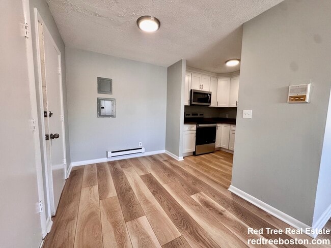 837 River St, Unit 14 in Boston, MA - Building Photo - Building Photo