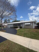 1424 SE 12th Ave in Deerfield Beach, FL - Building Photo