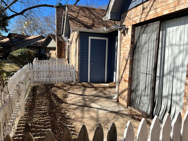 1601 Faro Dr in Austin, TX - Building Photo - Building Photo