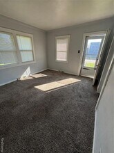 2032 Utley Rd in Flint, MI - Building Photo - Building Photo