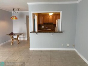 2960 Cynthia Ln in Lake Worth Beach, FL - Building Photo - Building Photo