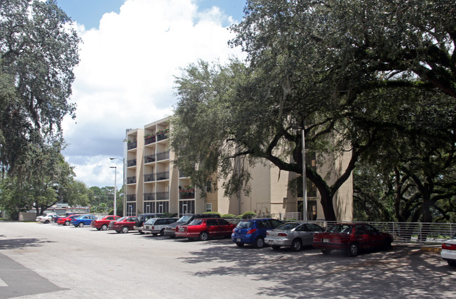 J.L. Young Annex in Tampa, FL - Foto de edificio - Building Photo