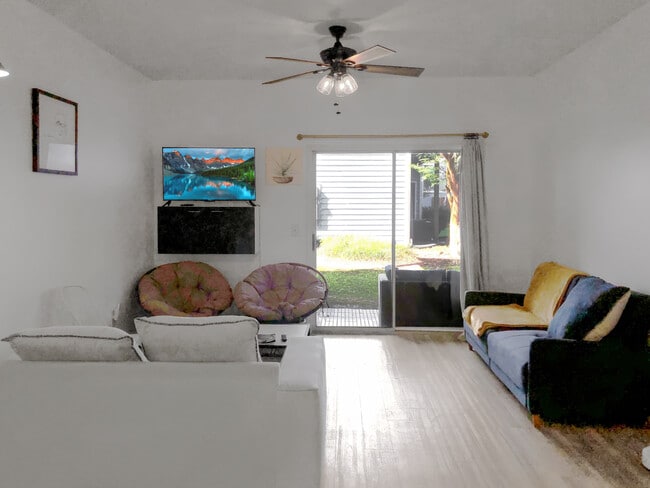 4220 Wilshire Blvd, Unit 102