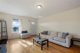 509 Grade St in Mamaroneck, NY - Building Photo - Building Photo