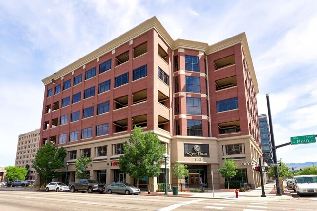 property at 1112 W Main St
