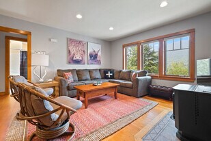 196 Black Mountain Rd, Unit SI FL3-ID1262025P in Lincoln, NH - Building Photo