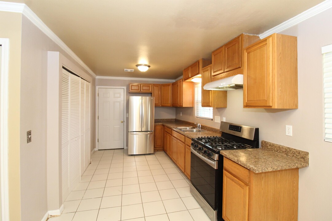 709 N 12th Pl in Rogers, AR - Building Photo