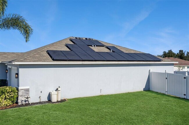 2256 GLADIOLUS Ln in Mascotte, FL - Building Photo - Building Photo