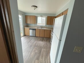 10 107th St SE, Unit B in Everett, WA - Foto de edificio - Building Photo