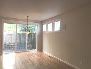 3241 Wild Rose Loop in West Linn, OR - Building Photo - Building Photo