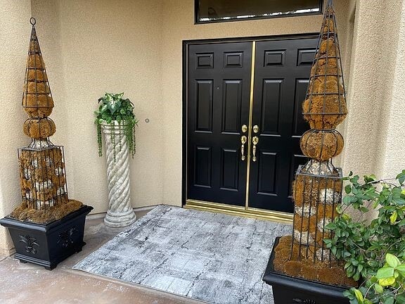 property at 122 Kavenish Dr
