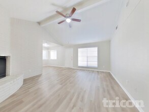 6511 Grey Oaks Dr in Houston, TX - Building Photo - Building Photo