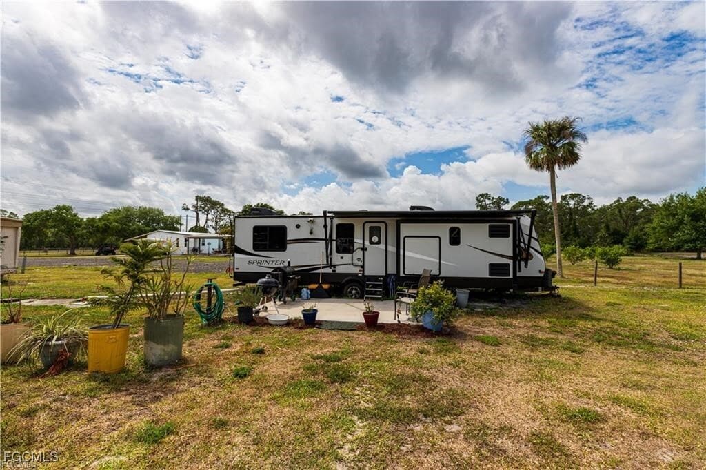 17861 Palm Creek Dr in North Fort Myers, FL - Building Photo