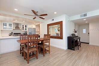 544 Via De La Valle, Unit B in Solana Beach, CA - Building Photo - Building Photo