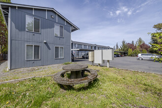 Violet Meadows in Tacoma, WA - Foto de edificio - Building Photo