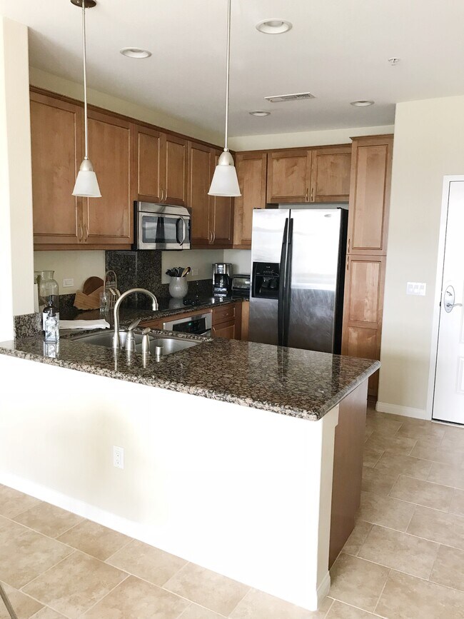 3887 Pell Pl, Unit 426 in San Diego, CA - Building Photo - Building Photo