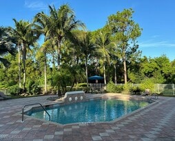 8225 Ibis Club Dr in Naples, FL - Building Photo