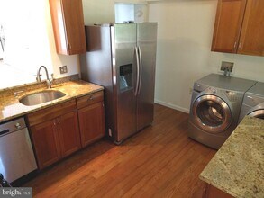 2336 Fairview Terrace in Alexandria, VA - Building Photo - Building Photo