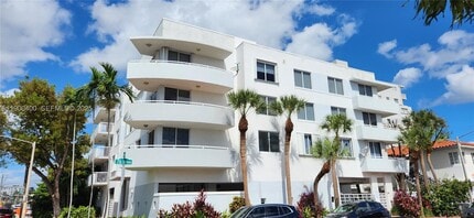 7601 Dickens Ave in Miami Beach, FL - Foto de edificio - Building Photo