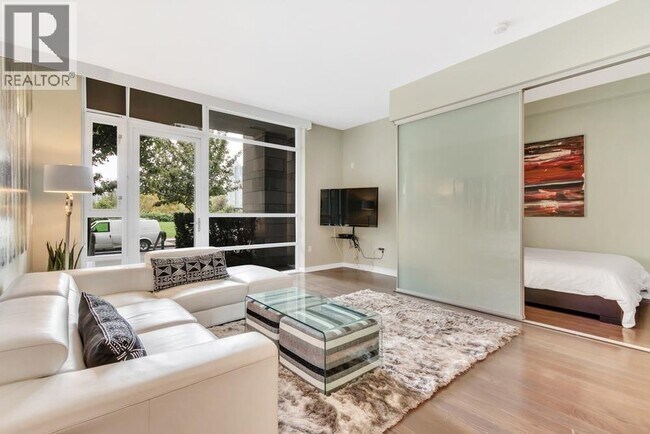 1618 Columbia St in Vancouver, BC - Building Photo - Building Photo