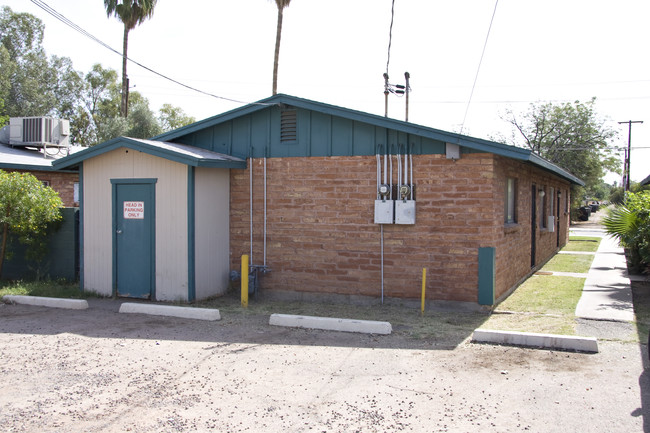 1006 S Dorsey Ln in Tempe, AZ - Building Photo - Building Photo