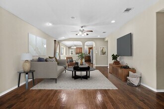 1621 Westmeadow Trail in Round Rock, TX - Foto de edificio - Building Photo